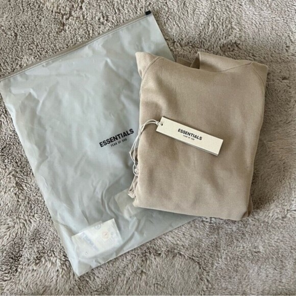 NWT Fear of God Essentials Oversized 77 Hoodie SZ Large - Picture 9 of 9